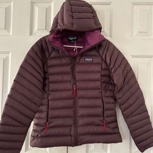 Patagonia Down Sweater Hoody-Women’s medium